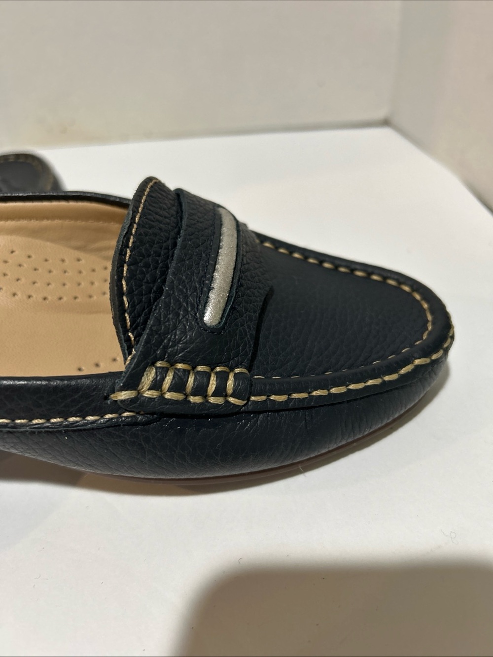Marc Joseph navy blue Leather Loafers with tan insole. - Picture 4 of 7